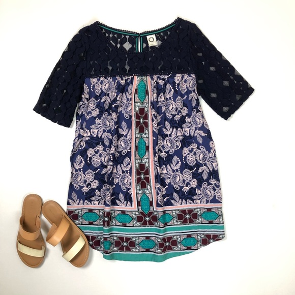Anthropologie Tops - Akemi+Kin Maite Lace Sleeves Tunic Large